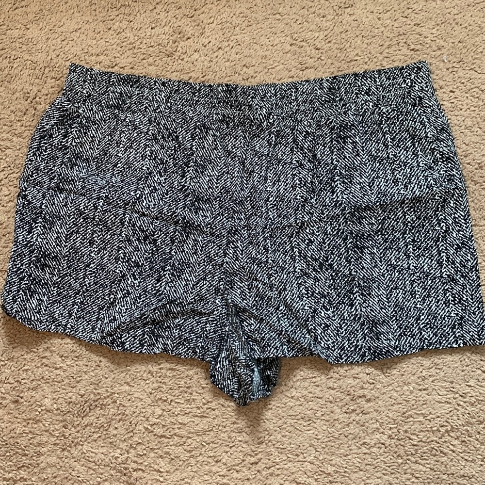 Apt 9 black and white shorts